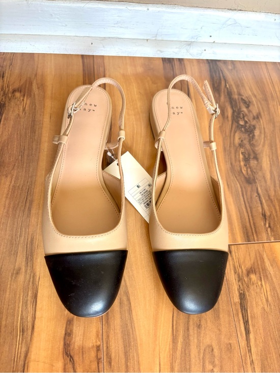 a new day Shoes - A New Day Two-Tone Beige and Black Cap-Toe Slingback Ballet Flats size 8.5